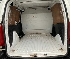 2011 Peugeot Partner - Image 6/8
