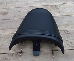 Triumph 955i speed triple rear seat (2001)
