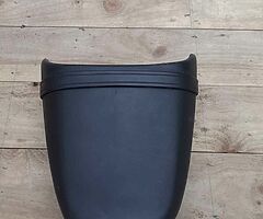 Triumph 955i speed triple rear seat (2001)
