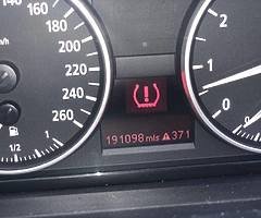 BMW 320i - Image 9/10