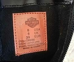 Ladies Harley Davidson boots size 6