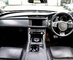 2017 Jaguar XF - Image 3/4