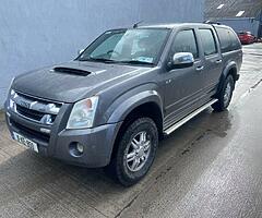 2011 Isuzu Dmax 3.0 Tdi Automatic.1 owner .In Excellent condition