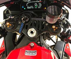 2016 Yamaha R1 - Image 8/10