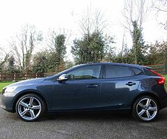 2017 Volvo V40