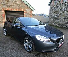 2017 Volvo V40 - Image 5/10