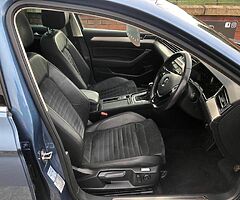 2017 Volkswagen PASSAT 2.0 GT BLUEMOTION TECH - Image 6/10
