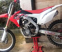 2016 CRF250  mint bike