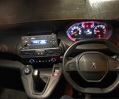 2019 Peugeot Partner - Image 10/10