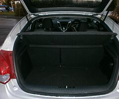 2013 Hyundai Veloster - Image 8/10