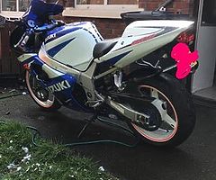 2001 k1 gsxR 600 15k no MOT it is ready for MOT