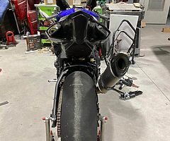Yamaha r1 track bike