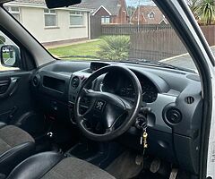 2004 Peugeot Partner