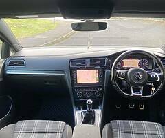 2017 Volkswagen Golf - Image 3/7