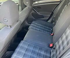 2017 Volkswagen Golf - Image 4/7