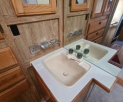1995 Ford E350 Motorhome Diesel - Image 10/10