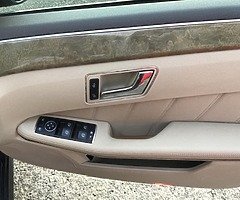 2011 Mercedes-Benz E-Class - Image 8/10