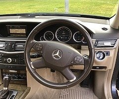 2011 Mercedes-Benz E-Class - Image 9/10