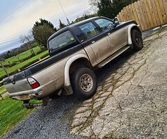 Mitsubishi l200  for parts was driving  then just stop