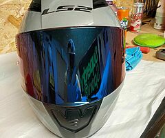 Helmet - Image 9/10