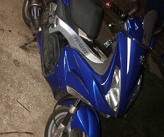 Peugeot 125 moped - Image 4/6