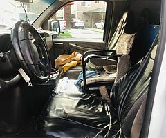 2022 Chevrolet Express - Image 3/10