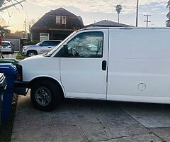 2022 Chevrolet Express - Image 6/10