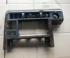 Wanted: Range Rover P38 Walnut centre console and trim pieces. Also sat nav screen.