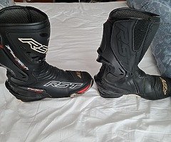 Motorcycle boots telephone 07736107883