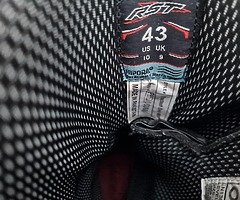 Motorcycle boots telephone 07736107883