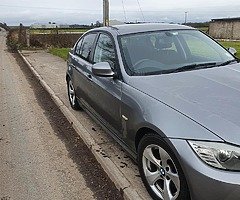 2011 BMW 320 - Image 2/10