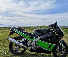 1999 Kawasaki ZXR - Image 4/10
