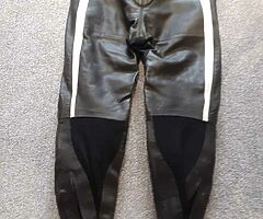 Ladies Shoei helmet, Sidi boots, Frank Thomas leather pants. - Image 7/9