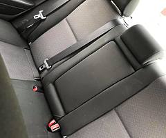 Toyota Avensis with hitch - Image 6/6