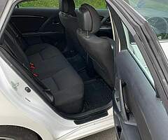 2010 Toyota Avensis - Image 8/10