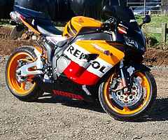 Honda cbr1000rr repsol fireblade