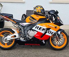 Honda cbr1000rr repsol fireblade