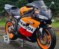 Honda cbr1000rr repsol fireblade - Image 3/4