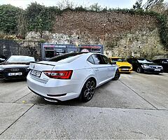 2017 Skoda Superb - Image 4/10