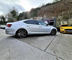 2017 Skoda Superb - Image 5/10