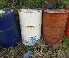 Used emgine oil barrels