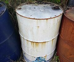 Used emgine oil barrels