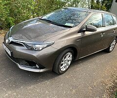 Toyota Auris Hybrid