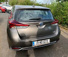 Toyota Auris Hybrid - Image 3/10