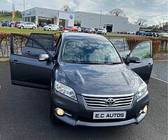 2012 Toyota RAV4 - Image 9/10