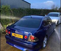 Lexus is200