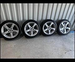 Vw caddy // T4 
alloy wheels