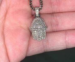 White gold chain with diamond hamza pendant bought in New York - Image 3/3