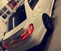 2010 e220 Mercedes Benz - Image 6/8