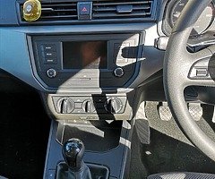 Seat Ibiza 1.0 SE Hatchback Petrol Manual (75Bhp) - Image 4/8